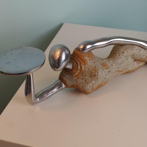 Amazing woman statue - Picture 3 of 5